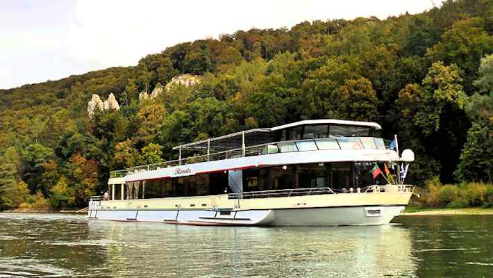 Schiff Renate im Naturschutzgebiet Weltenburger Enge